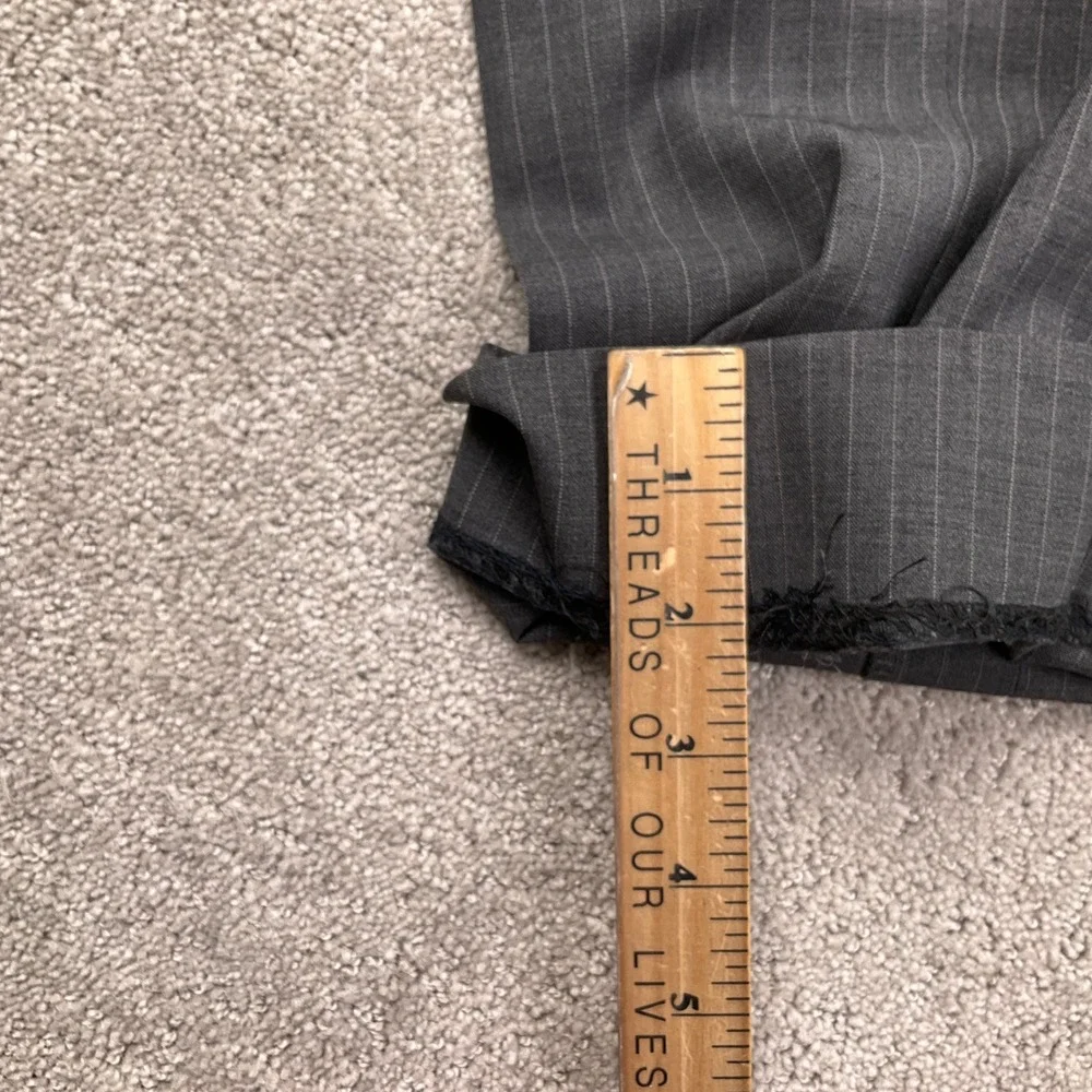 Theory Suit Mens 42R 32W Gray Pinstripe 2 Button Minimalist Formal Neutral Wool‎